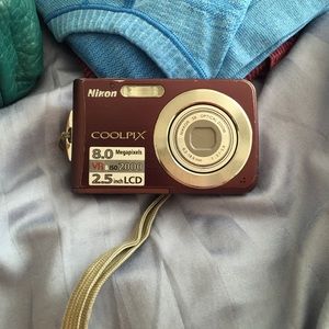 Nikon coolpix s210 digital camera