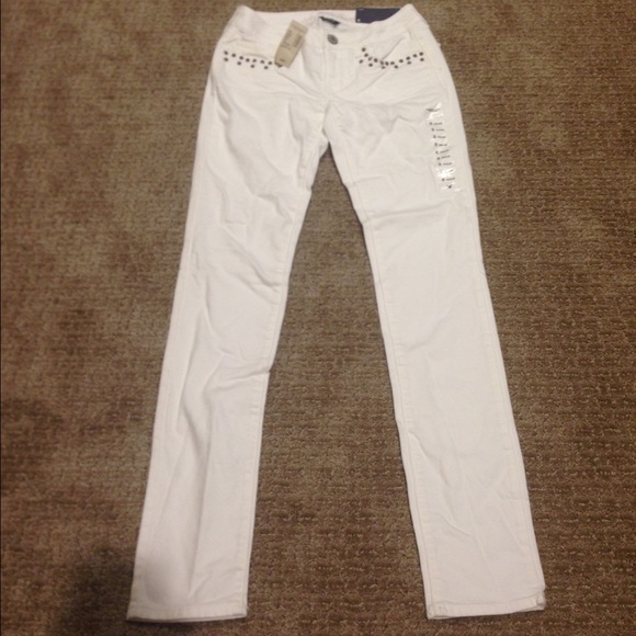 NWT Women's/Juniors AE White Skinny Jean