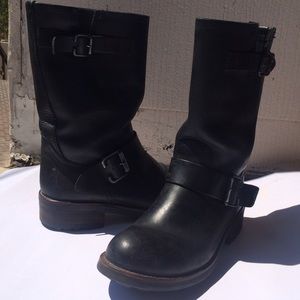 Motorcycle boots