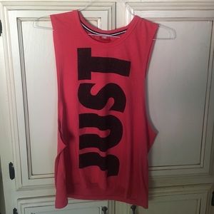 NIKE WOMENS muscle t. Size medium