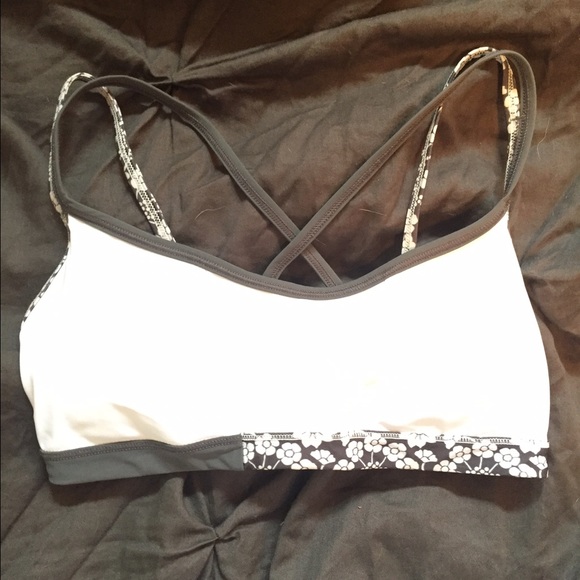 Lululemon sports bra
