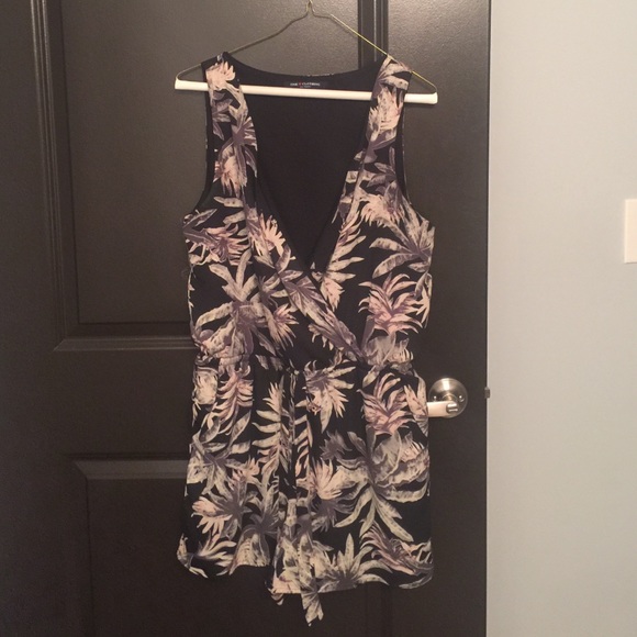 Tropical romper - Picture 1 of 2