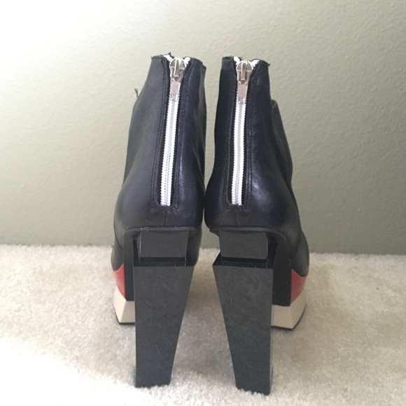 dv by Dolce Vita booties - Picture 2 of 3