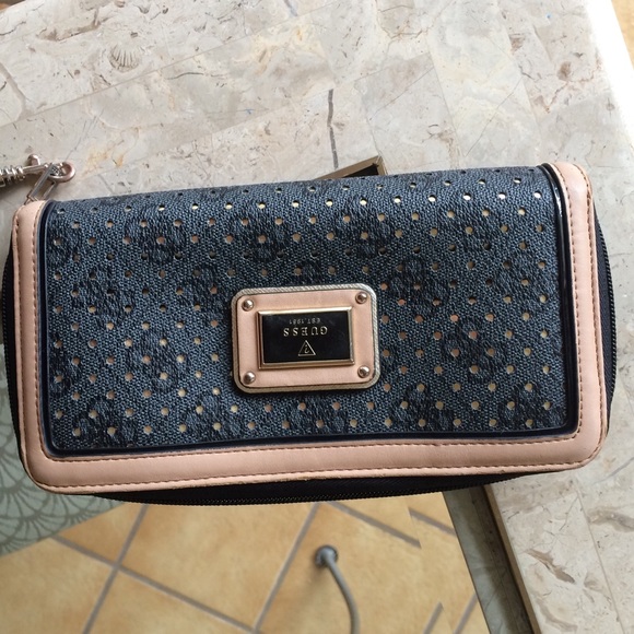 Guess Wallet Zip