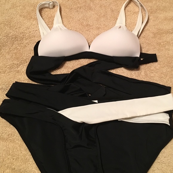 Black and white strappy bikini