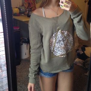 Green long sleeve pullover