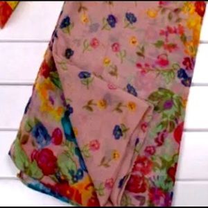 Pink floral cotton wrap🌸🌼🌷🌹