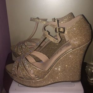 Champagne wedges!