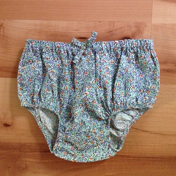 NWOT old navy floral bloomers 🌷