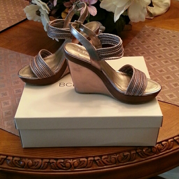 NWB - 💖PRICE REDUCED BEAUTIFUL BCBG Sandals