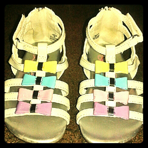 Dora and friends toddler sandals