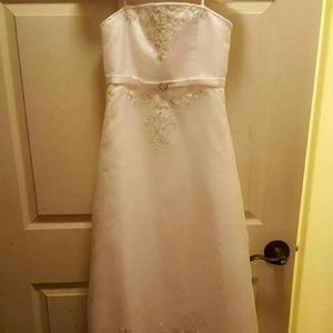 Davids Bridal children's dreas