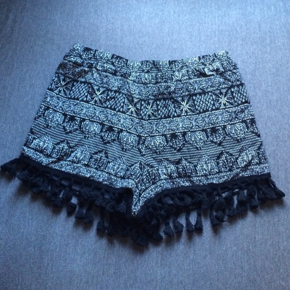 High Waisted Tribal Patrern Pom Pom Shorts - Picture 2 of 3