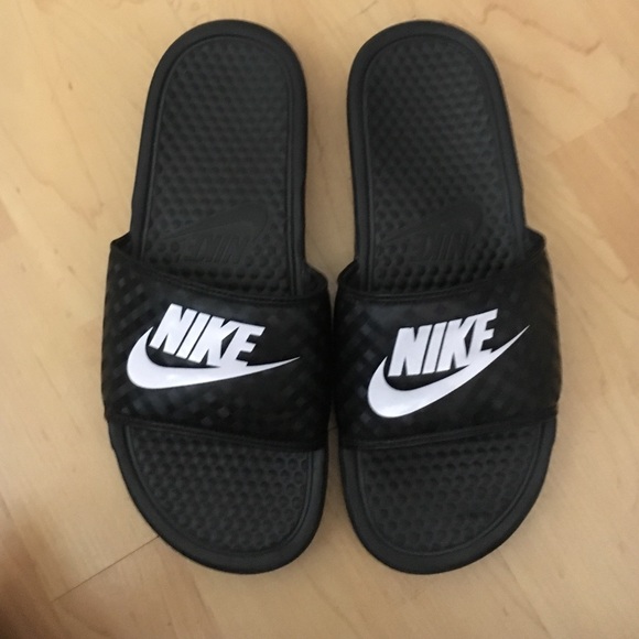 Women's Nike slip on sandals