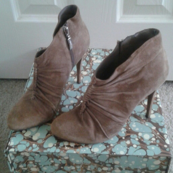 Guess Taupe Booties