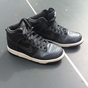 Nike dunk high black sneakers!