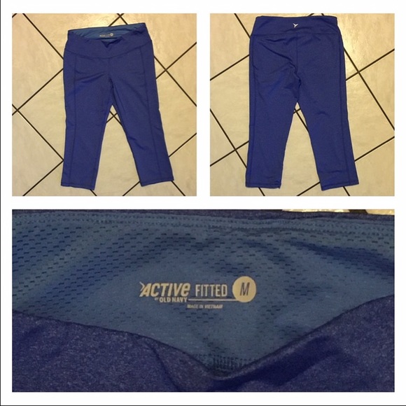 OLD NAVY athletic capris • size M