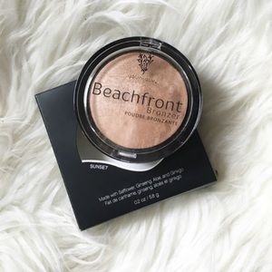 Younique Beachfront Bronzer - Sunsef