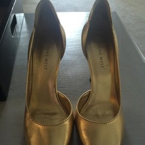 Nine West gold pumps