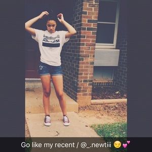 Meet your Posher, Simoya