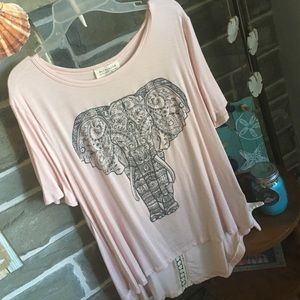🐘Super Cute Elephant Top. Sz XL🐘