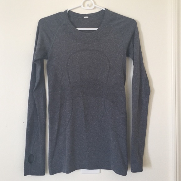 Lululemon gray top