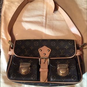 Louis Vuitton Hudson pm sold sold sold!!