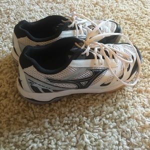Girls volleyball shoes