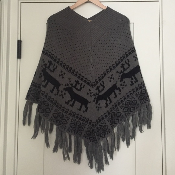 Steve Madden fringed cape with tassels - Picture 1 of 3