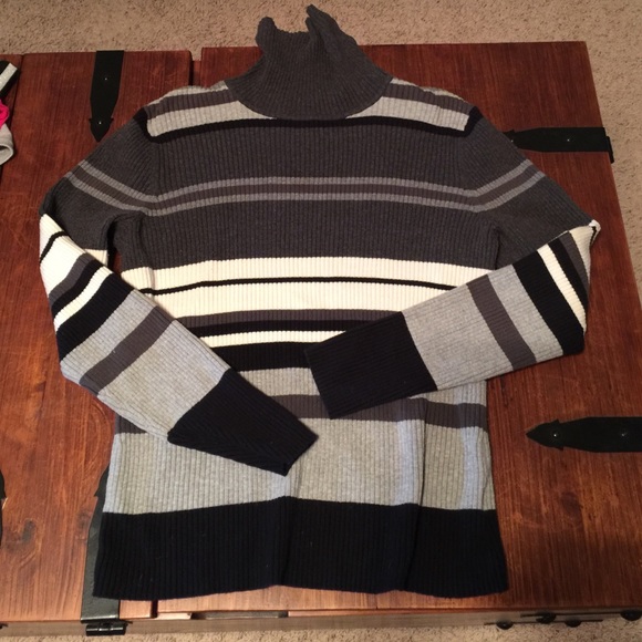 ANA Turtleneck sweater Size L