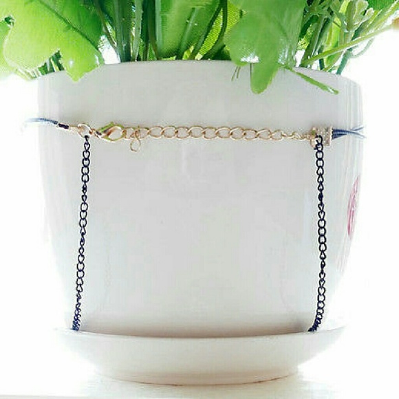 Black velvet choker necklace with tassel - Picture 3 of 5