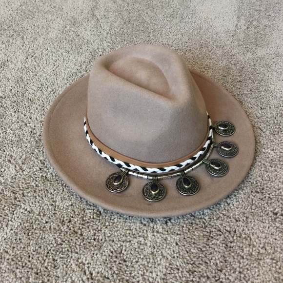 Zara wool hat BRAND NEW NEVER WORN