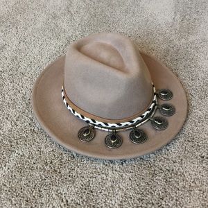 Zara wool hat BRAND NEW NEVER WORN