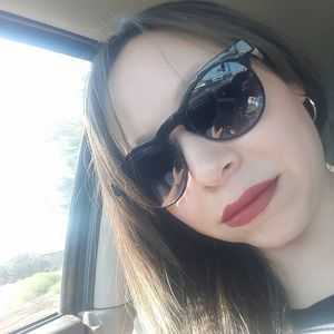 Meet your Posher, Adelaida