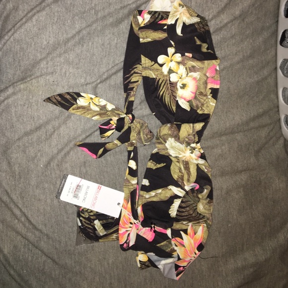 NWT billabong top