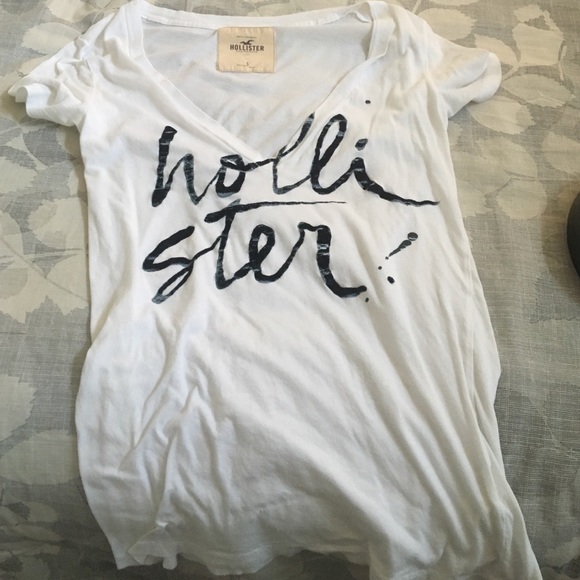 Hollister V-Neck
