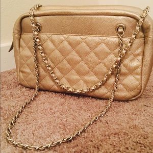 QUILTED -CHANEL ALIKE- QUILTED CHAIN GOLD PURSE✨💛