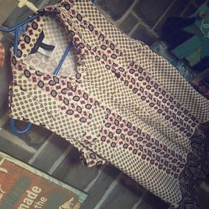 🌸BCBG MaxAzria printed sleeveless top. Sz XL🌸