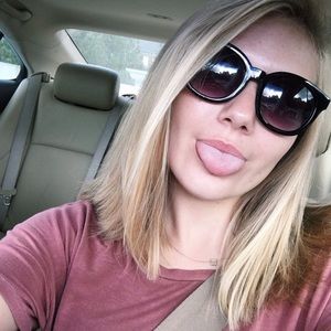 Meet your Posher, Madeleine