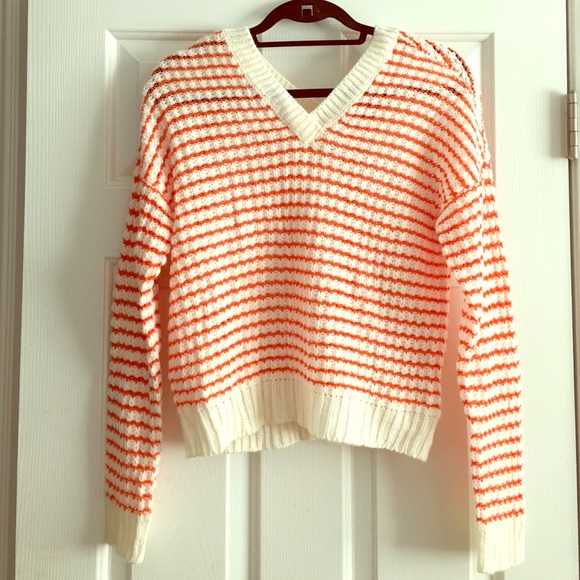 NWOT Romeo + Juliet Couture knit sweater