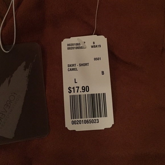 Forever 21 faux suede skirt - Picture 3 of 3