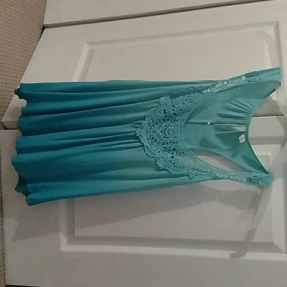 Too big. Worn once