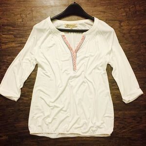 DEMOCRACY SIZE SMALL🌼💛BOHO STYLE WHITE BLOUSE