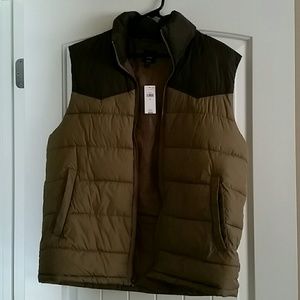 New GAP men's down vest