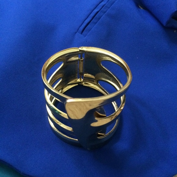 Bracelet - Picture 1 of 4