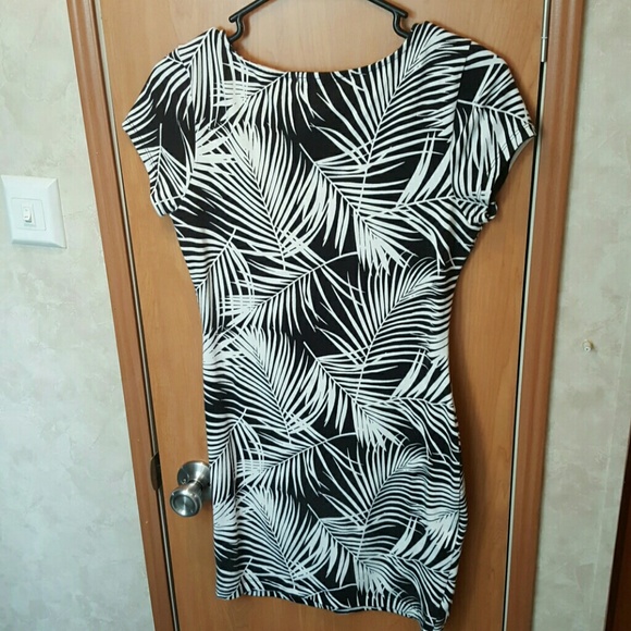 Dress - Picture 3 of 3