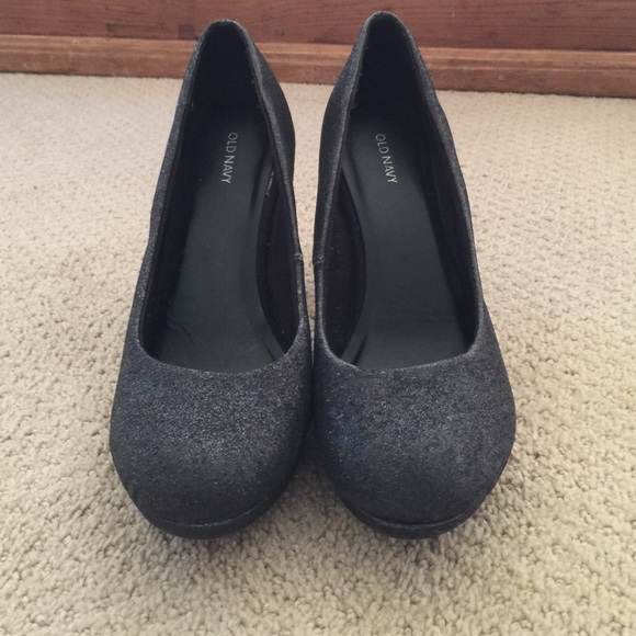 Old Navy Sparkly size 8 platform heels - Picture 2 of 4