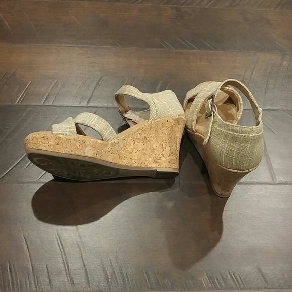 Cork Sandals - Picture 2 of 4