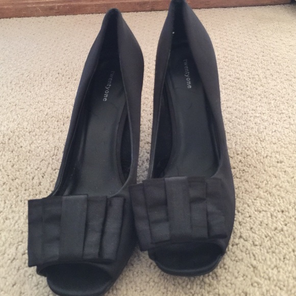 Forever 21 open toe heels Size 8 - Picture 2 of 4
