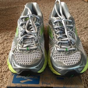 Brooks - Ghost 4 - Womens Size 7.5